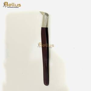 แหนบต่อขนตา Bellus International Professional สีช็อกโกแลต ปลายแหลม 45 องศา ทำจากสแตนเลสสตีล จับถนัดมือ สำหรับต่อขนตาแบบกำหนดเอง - Product Image 5