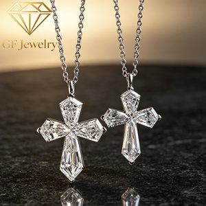 Pendentif croix de luxe en platine avec diamant de laboratoire 3 carats taille fantaisie, serti invisible, bijou raffiné - Product Image 1
