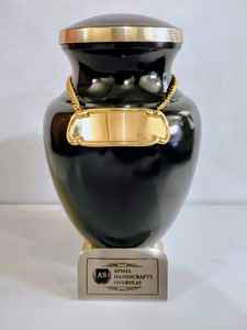 Hermosa urna de latón plateado con cadena para cenizas humanas de adultos, estilo americano/europeo. - Product Image 2