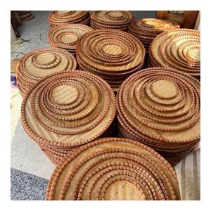Plateau décoratif rond en bambou fait main, écologique, tressé, pour servir des fruits, du pain, des collations et pour la présentation sur la table - Product Image 4
