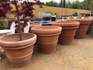 Pots en terre cuite rouge personnalisés en gros avec logo, pots à fleurs en céramique avec trou de drainage - Product Image 4