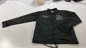 เสื้อแจ็คเก็ตกันลมผู้ชาย ผ้าไนลอน 100% กันน้ำ ติดกระดุมแป๊ก ขายส่ง - Product Image 5