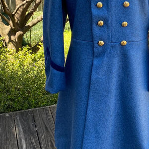 Manteau à franges de style Amérique de l'Ouest ancienne, reproduction authentique et fidèle à l'époque - Product Image 5