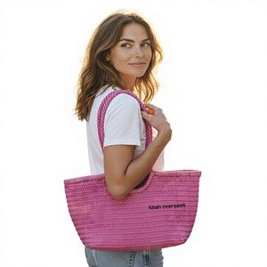 Bolso tote tejido a mano de cuero, hecho de cuero vacuno genuino de alta calidad en color rosa. - Product Image 1