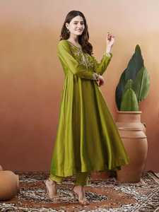 ชุดเดรส Anarkali ดีไซน์เนอร์คุณภาพมาตรฐาน 3 ชิ้น พร้อมงานปักเลื่อม ชุดแต่งงานสำหรับส่งออกทั่วโลก - Product Image 3