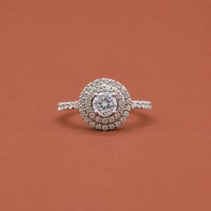 Bague de fiançailles élégante en argent S925 avec double halo de moissanite taille ronde pour femme - Product Image 1