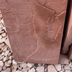 Piedra arenisca de color rojo utilizada para decoración de paisajes, decoración de paredes, hogares, jardines, hoteles, complejos turísticos, cascadas, etc. - Product Image 2