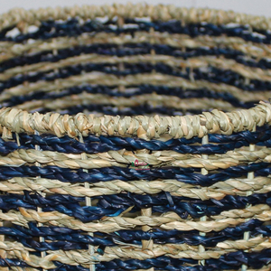 Cestas de jacinto de agua a rayas náuticas tejidas a mano con asas para organización del hogar y uso decorativo - Product Image 3