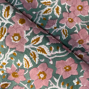 Tela de Algodón Estampada a Mano con Bloques Florales en Verde Salvia y Rosa Pálido por Yarda, Tela Estampada con Bloques Indios para Vestidos y Decoración del Hogar - Product Image 1