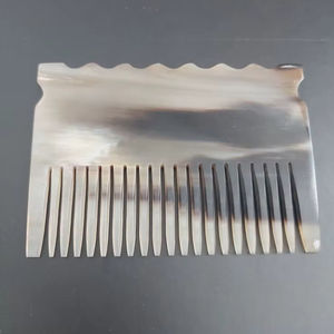 Peigne à cheveux en corne de buffle naturelle polie, fait main, de qualité supérieure, taille personnalisée - Product Image 1