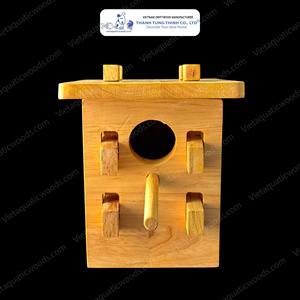 Nichoir en bois pour oiseaux avec perchoir et toit, durable pour les oiseaux en toutes saisons, style simple, fabriqué au Vietnam - Product Image 2
