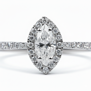 Aniva Anillo de Compromiso de Oro Blanco de 9K con Diamante de Corte Brillante y Halo, Banda Pavé para Mujer, Joyería Fina Étnica Certificada IGI, Regalo Nupcial - Product Image 3