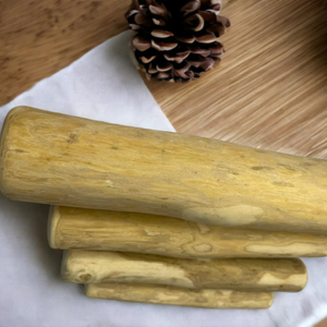 กระดูกไม้ธรรมชาติสำหรับสุนัขจากเวียดนาม ของเล่นเคี้ยวสำหรับสัตว์เลี้ยงที่ทนทาน ผลิตจากโรงงาน - Product Image 1