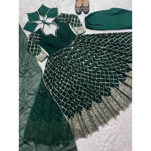 Ensemble robe et pantalon Anarkali pour femmes avec Dupatta dans un nouveau style fantaisie - Product Image 3