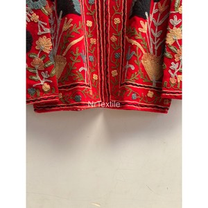 Veste rouge brodée à la main à motifs floraux pour femme, col mandarin, manches longues, style automne, manteau chic prairie - Product Image 4