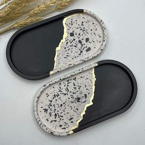 Bandejas Decorativas de Resina Elegantes en Formas Ovaladas y Redondas para Uso Diario - Product Image 1