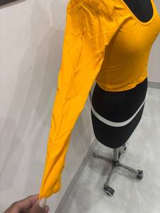 Wholesale Yellow Color Collerless Long Sleeves Crop <b>Top</b> Slim Fit <b>Low</b> <b>Back</b> SOLID Print Soft Stretch Premium Custom Women's Wear - Product Image 4