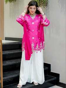 Conjunto de Kurta Pakistaní Rosa Bordado con Dupatta Tipo Seda y Pantalones Anchos, Ideal para Bodas y Festivales - Product Image 4