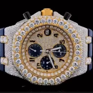 Montre chronographe de luxe sertie de moissanite, lunette dorée, pierres rondes pavées, bracelet en caoutchouc bleu - Product Image 1