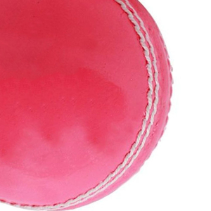 Pelota Dura Profesional de Cuatro Costuras para un Agarre Mejorado con los Dedos, Diseño Aerodinámico Avanzado para Lanzadores Rápidos - Product Image 4