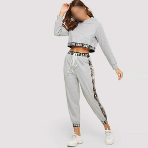 Conjunto de Camiseta Corta y Pantalones Deportivos para Mujer, Conjunto Deportivo de Dos Piezas Elegante para Entrenamiento, Yoga, Viajes y Ropa Urbana - Product Image 1