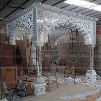 Mandap à thème Sheesh Mahal avec miroirs pour mariage, chaises en FRP, boîtes en forme d'éléphant, fournitures en fibre en gros pour fêtes