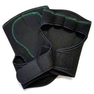 Soporte de Muñeca Ajustable de Neopreno Negro con Cierre de Gancho y Bucle para Deportes y Fitness, Protección Profesional Unisex - Product Image 4