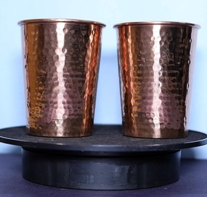 Vaso de cobre para uso diario, hecho a mano para beneficios de salud a largo plazo y compatible con la antigua tradición ecológica de la bebida casera. - Product Image 1