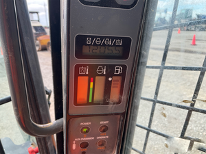 Chargeuse compacte sur chenilles SV300 2016, équipement de construction robuste - Product Image 2