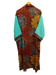 Kimono de seda Bridel con patchwork, túnica larga para cubrir el bikini, ropa de noche, hecho a mano, estilo vintage indio, kimono de sari de seda reciclada. - Product Image 6