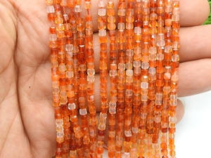 Perles en cornaline facettées en forme de cube - 15 pouces, 4 mm environ, orange multi-tons, pierre naturelle, fournitures pour la fabrication de bijoux, vente en gros, nouveauté - Product Image 2