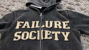 ชุดวอร์มเปล่ามีซิปขนาดใหญ่พิเศษสินค้ามาใหม่เสื้อผ้าแนวสตรีทประดับพลอยเทียมเป็นมิตรต่อสิ่งแวดล้อมพิมพ์ลายได้ตามต้องการ - Product Image 4