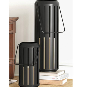 Colección Royal Heritage, Linterna de Hierro Resistente al Calor, Hecha a Mano y Ecológica, para Decoración de Hogar de Lujo, Navidad, Pascua - Product Image 4