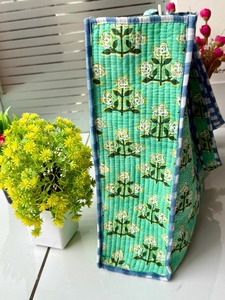 Customized Quilted Cotton Vintage Floral Quilted Large Capacity Ruffle Tote <b>Bag</b> Handprinted <b>Boho</b> Shopping Tote <b>Bag</b> for Women - Product Image 3