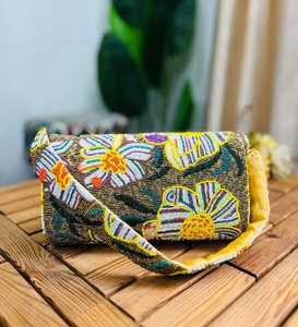 Bolso de Mano Lavable Hecho a Mano con Cuentas de Vidrio Bordadas con Flores, Forma Rectangular, Ribete Verde, Base Blanca, Bordado de Poliéster, Arte Artesanal - Product Image 2