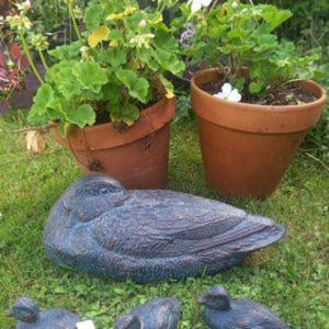 Escultura Decorativa de Pato Familiar para Jardín, Decoración de Jardín al Aire Libre, Estilo Simple, Acabado en Pátina Azul, Pato con Patitos - Product Image 2