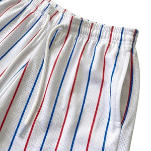 Shorts en maille unie pour hommes, taille mi-haute élastique, séchage rapide, respirant, style décontracté urbain, 100 % polyester, motif rouge, bleu, blanc - Product Image 4