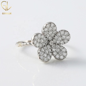 Bague en or blanc 18 carats avec motif floral pavé de diamants, bague de style floral en moissanite taille ronde, bague torsadée en or blanc 18 carats - Product Image 2