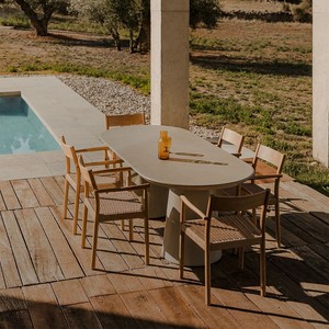 โต๊ะสวนรูปวงรีวานดานา โนวา โนวารา ขนาด 220x95 ซม. ทำจากปูนซีเมนต์โนเอมิ - Product Image 1