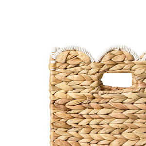 Panier de rangement tressé décoratif à bords festonnés - Organisateur écologique pour chambre d'enfant et placard avec poignées - Product Image 3