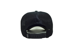 Casquette de camionneur structurée à 5 panneaux en maille respirante, personnalisable avec broderie, pour adultes, style jeune et dynamique, fabriquée au Vietnam - Product Image 5