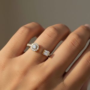 Anillo Abierto con Halo de Pavé y Corte Baguette Redondo de 0.50CTW, Chapado en Oro de 9k, con Certificación IGI - Product Image 6