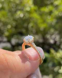 Anillo de compromiso con diamante cultivado en laboratorio de corte redondo, banda pavé, anillo de boda solitario de oro para mujer, anillo nupcial minimalista. - Product Image 6