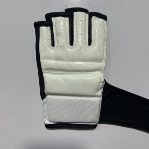 Gants de grappling MMA en gros, gants de boxe sans doigts, gants à paume ouverte en cuir synthétique durable avec support de poignet pour l'entraînement - Product Image 4