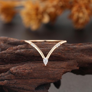 Anillo de Diamantes Marquise de Oro Rosa de 14K para Mujer, Anillo de Boda Minimalista - Product Image 4