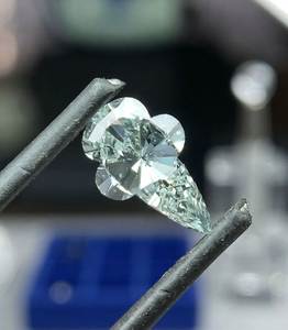 Diamantes Cultivados en Laboratorio, Corte LUXURI BLOOM, Diamantes Rellenos, Formas Mixtas, Color Intenso, Múltiples Tamaños Disponibles, Opciones Personalizables - Product Image 1