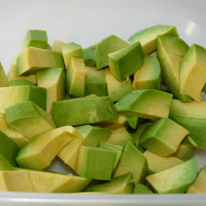 Segmentos de Aguacate Congelados para Comercio Global, Fruta Preparada con Cuidado para Restaurantes, Vietnam - Product Image 1