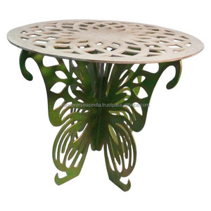 Table d'appoint artistique en aluminium, pieds inspirés des papillons, fabrication artisanale, mobilier moderne et élégant en métal, design raffiné pour les espaces de vie - Product Image 1