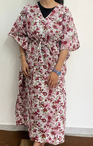 Vestido Kaftán Ligero de Algodón Estampado para Mujer con Diseños Artísticos y Estilo Relajado - Product Image 2