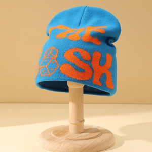 Bonnet tricoté unisexe OEM personnalisé de haute qualité 100 % acrylique, avec étiquette tissée teinte à la lettre, pour l'hiver, le ski et le pêcheur, modèle adulte courant - Product Image 6